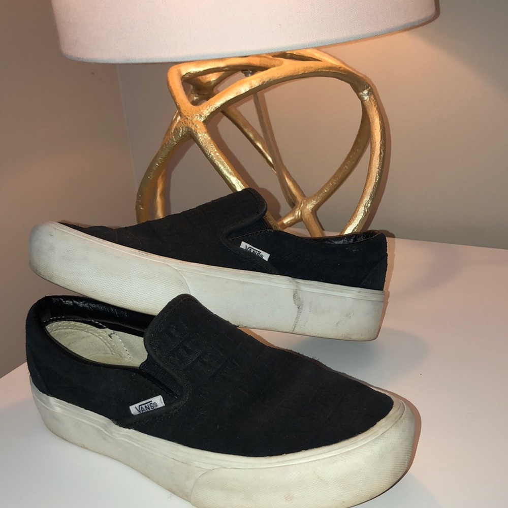 BLACK SNAKE SKIN DETAIL VANS